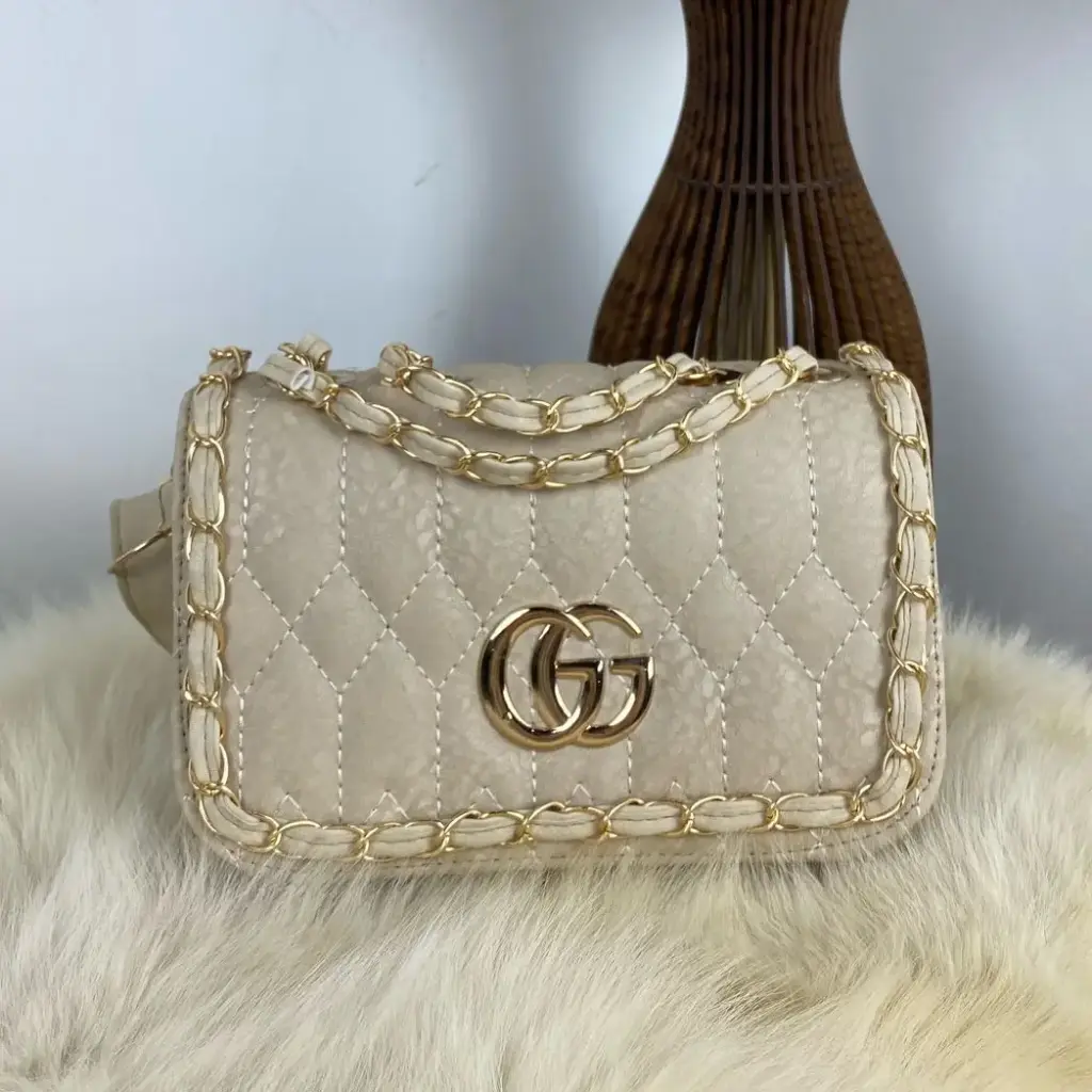 Cucci [قوتشي السلسلة الذهبية]