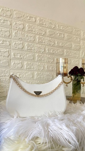 PRADA[اللمسة الذهبية]